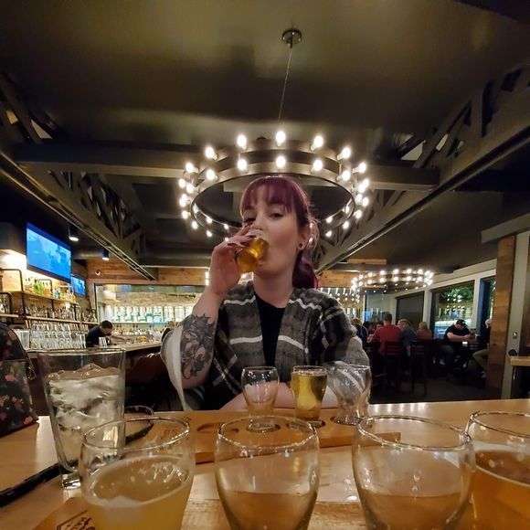 Meet your Posher, Caitlin - Picture 1 of 1